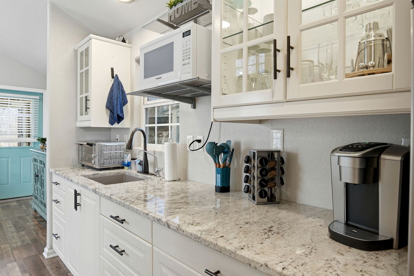 Cozy, Pet Friendly Cottage with Gorgeous Outdoor Space for a Weekend Getaway to New Braunfels, Texas