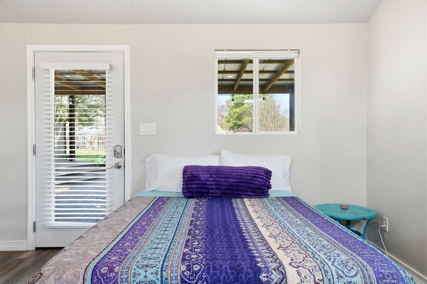 Cozy, Pet Friendly Cottage with Gorgeous Outdoor Space for a Weekend Getaway to New Braunfels, Texas