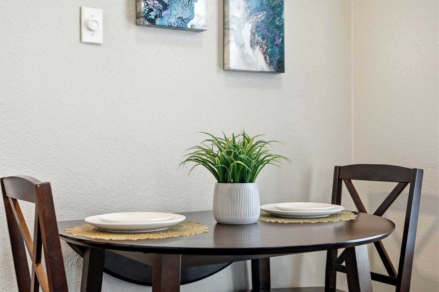 Cozy, Pet Friendly Cottage with Gorgeous Outdoor Space for a Weekend Getaway to New Braunfels, Texas