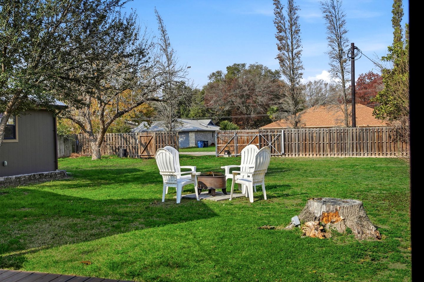 Cozy, Pet Friendly Cottage with Gorgeous Outdoor Space for a Weekend Getaway to New Braunfels, Texas