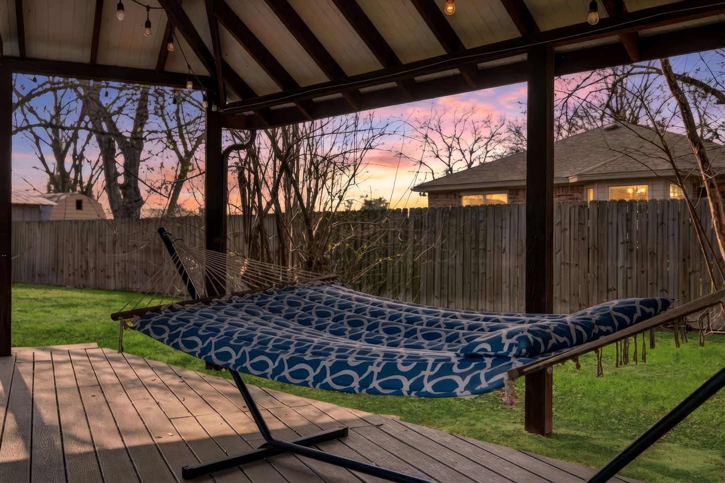 Cozy, Pet Friendly Cottage with Gorgeous Outdoor Space for a Weekend Getaway to New Braunfels, Texas