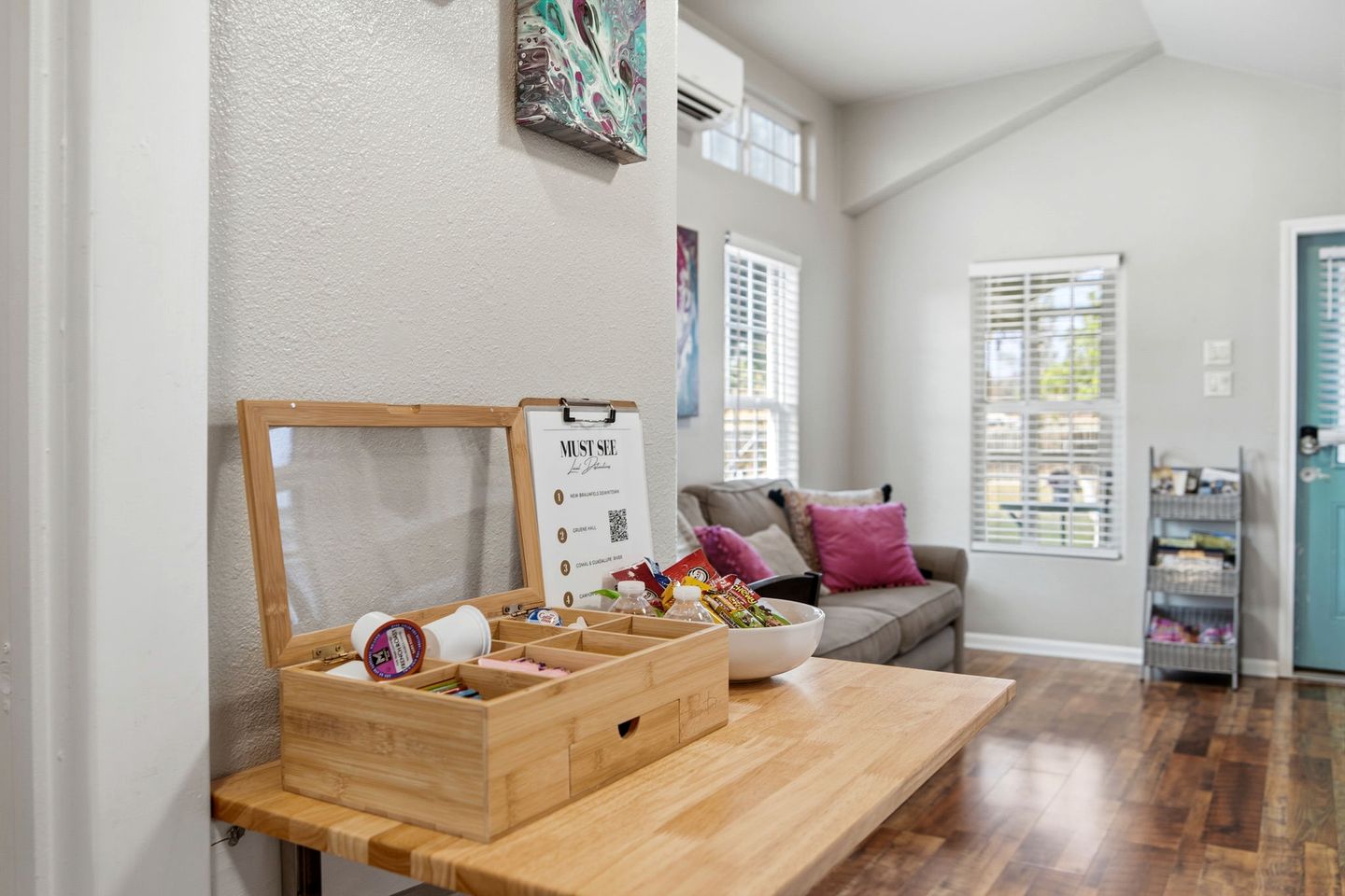 Cozy, Pet Friendly Cottage with Gorgeous Outdoor Space for a Weekend Getaway to New Braunfels, Texas