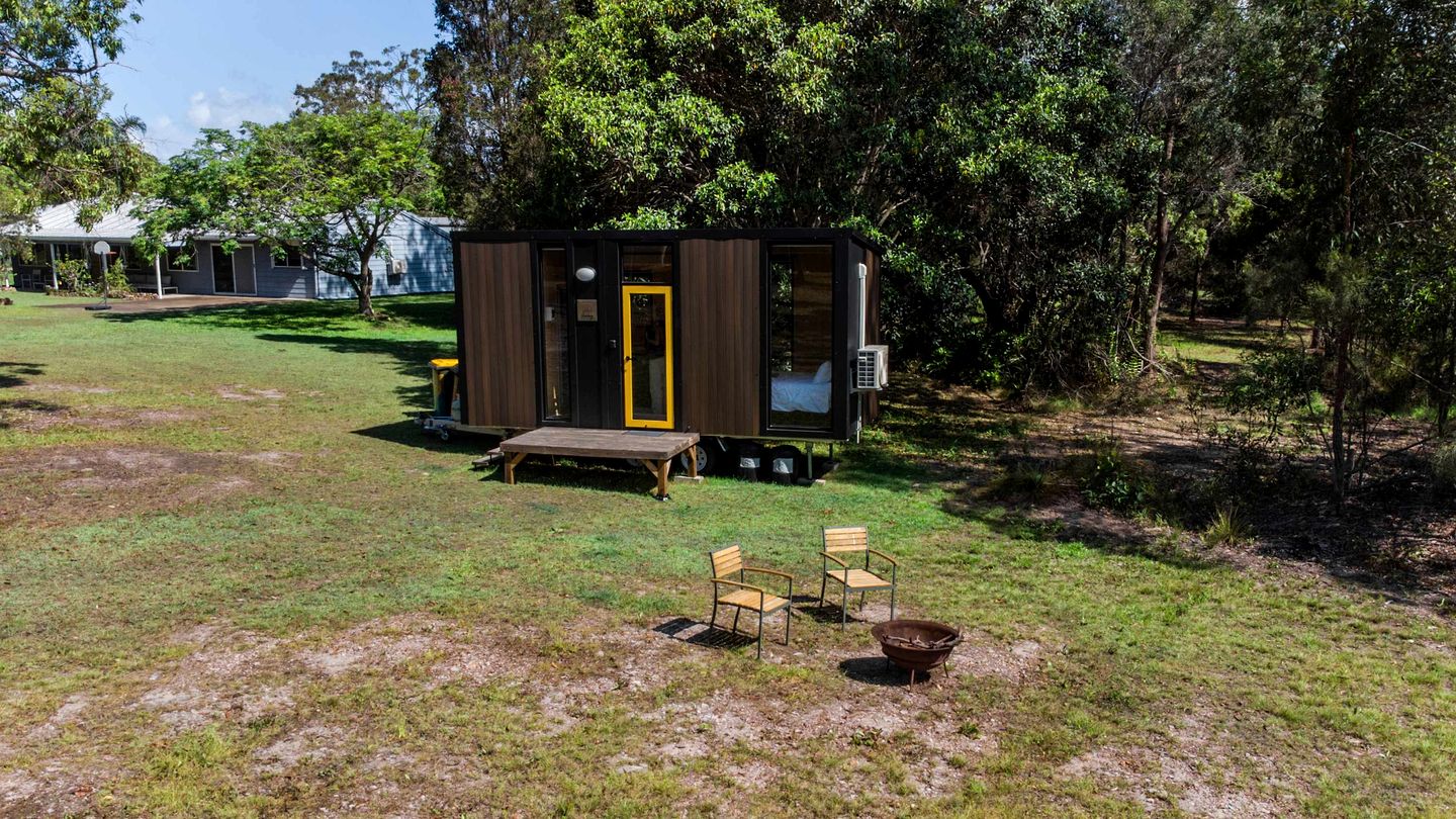 Cozy Pet-Friendly Tiny House with Bushland Wildlife Escape near Fraser Island, Fraser Coast Queensland