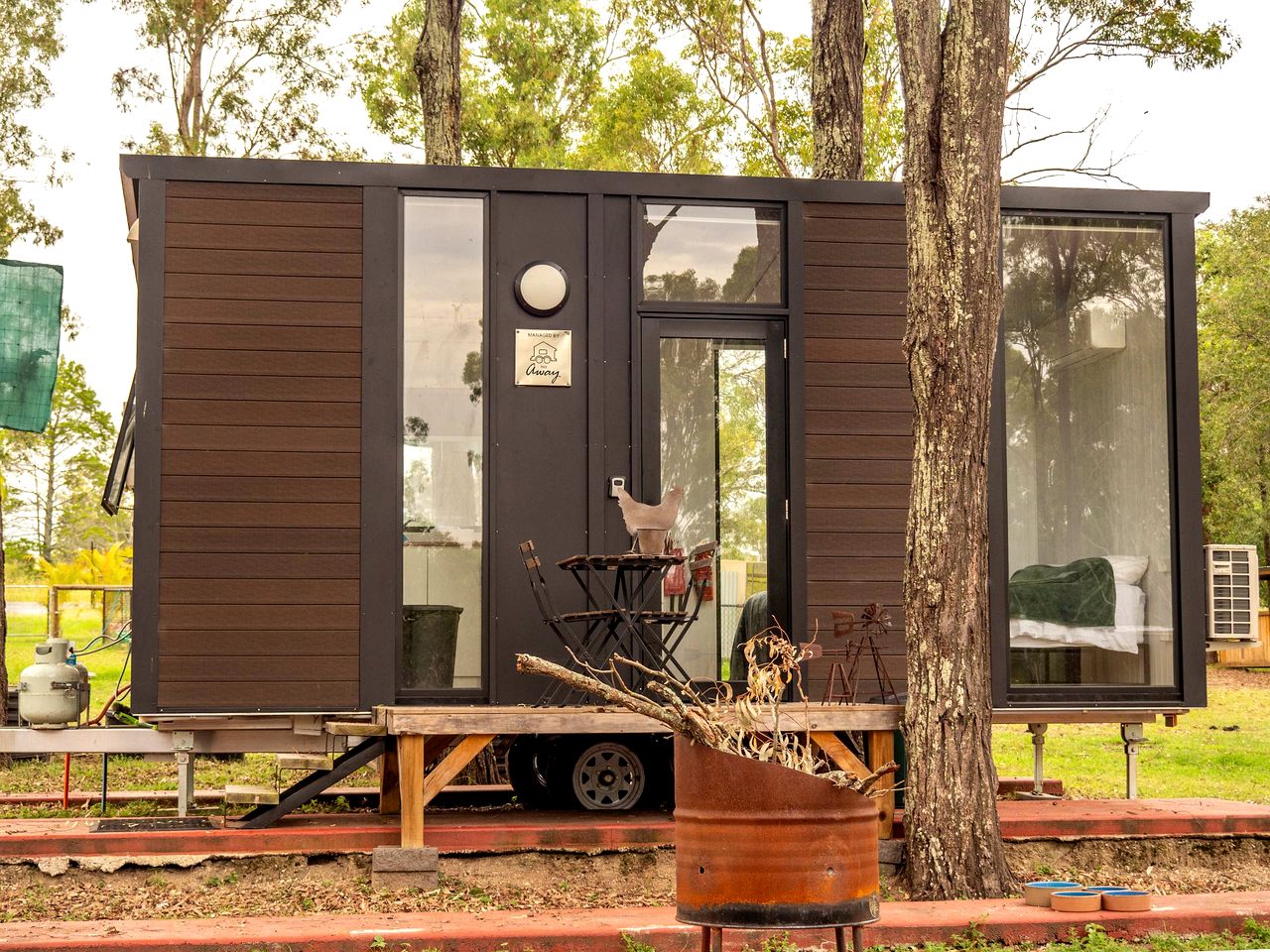 Cozy Pet-Friendly Tiny House with Barbecue and Firepit in Queensland, Australia