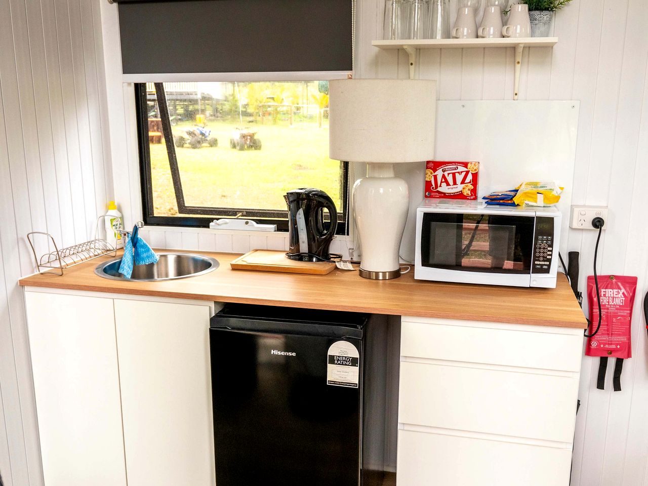 Cozy Pet-Friendly Tiny House with Barbecue and Firepit in Queensland, Australia