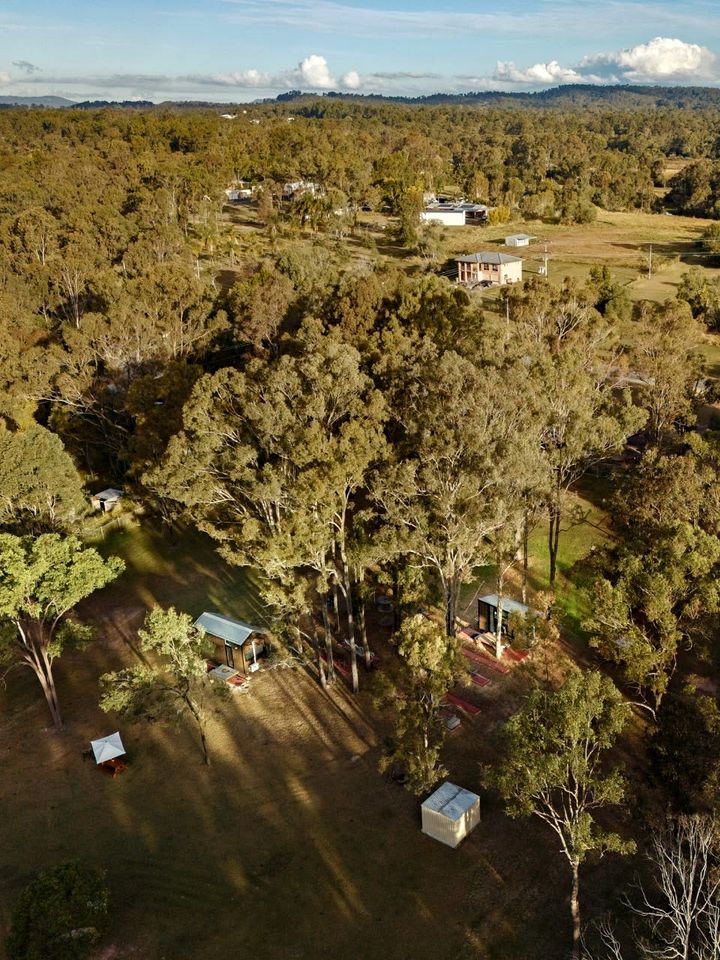 Cozy Pet-Friendly Tiny House with Barbecue and Firepit in Queensland, Australia