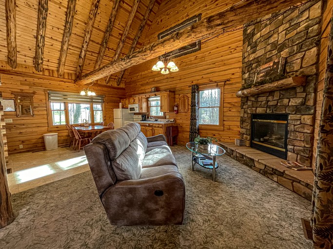 Cabins (United States of America, Millersburg, Ohio)