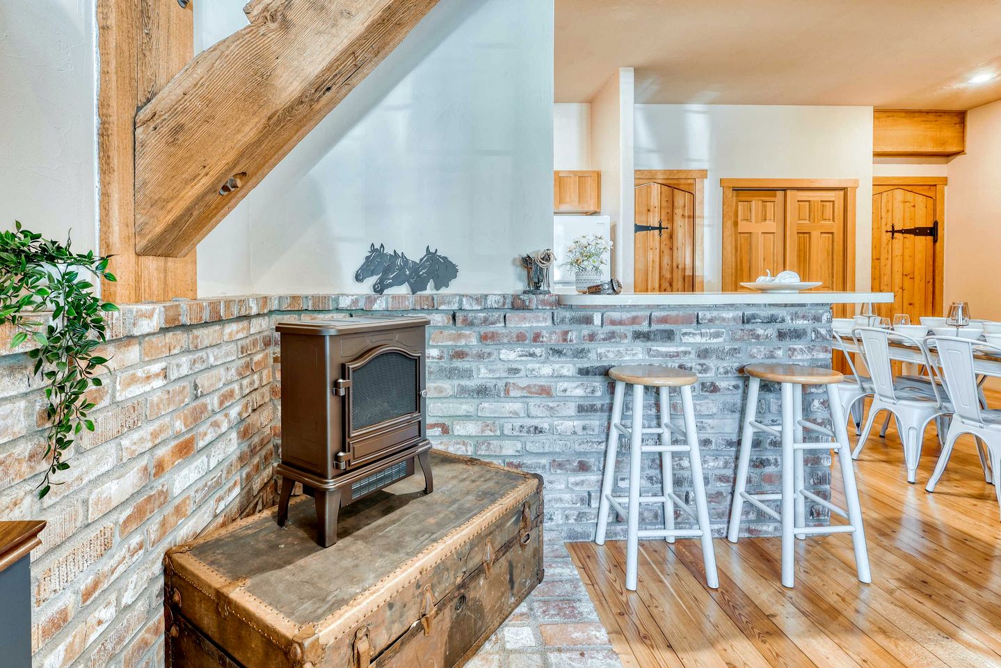 Idyllic Cozy Cabin Haven near Whistle Lake in Washington