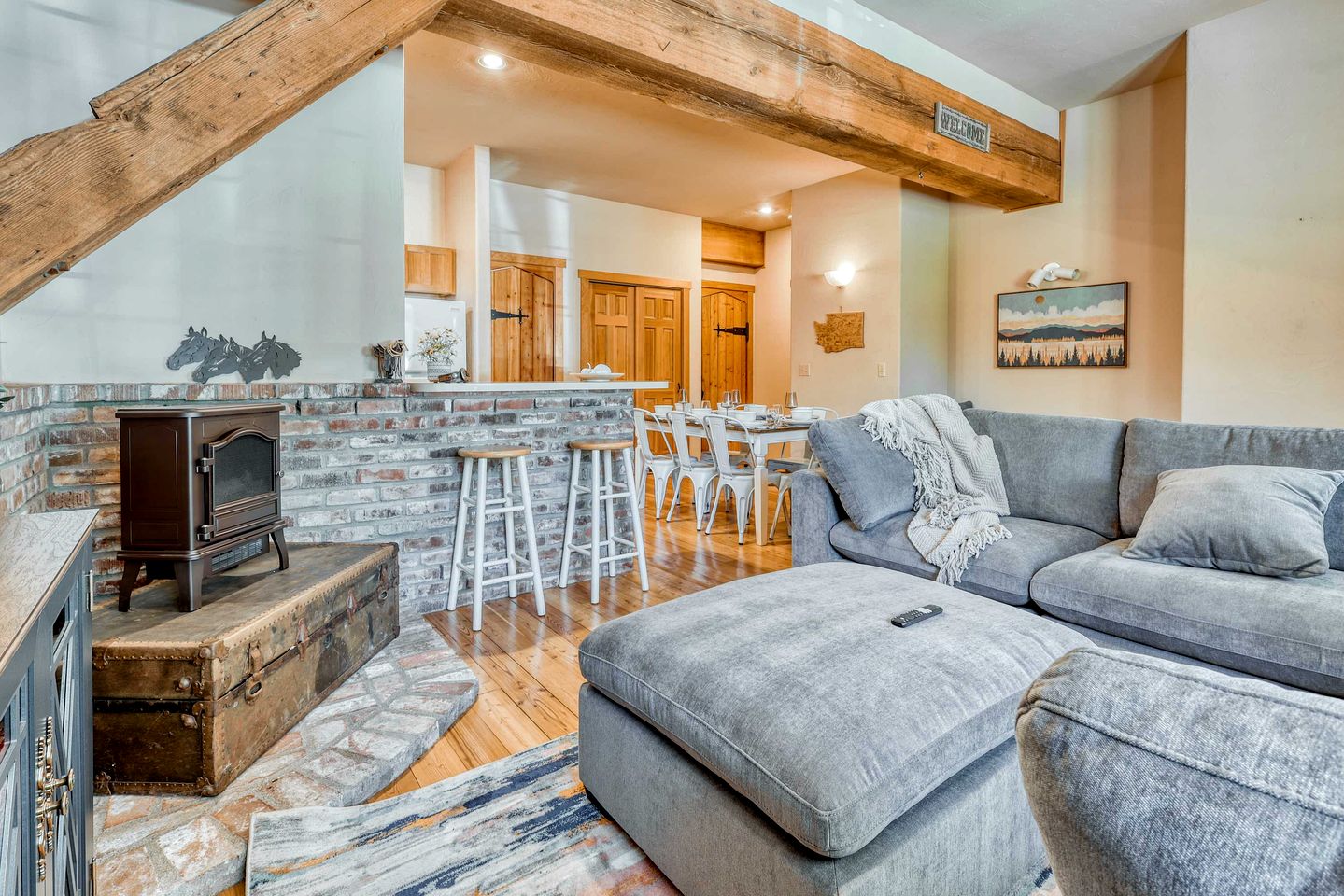 Idyllic Cozy Cabin Haven near Whistle Lake in Washington