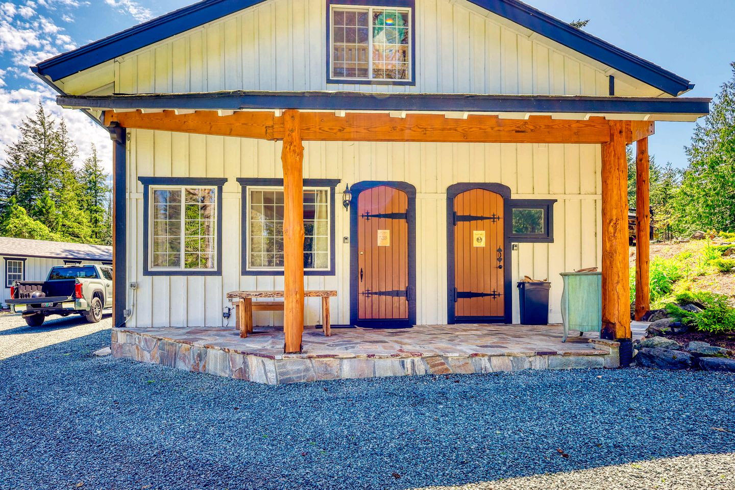 Idyllic Cozy Cabin Haven near Whistle Lake in Washington