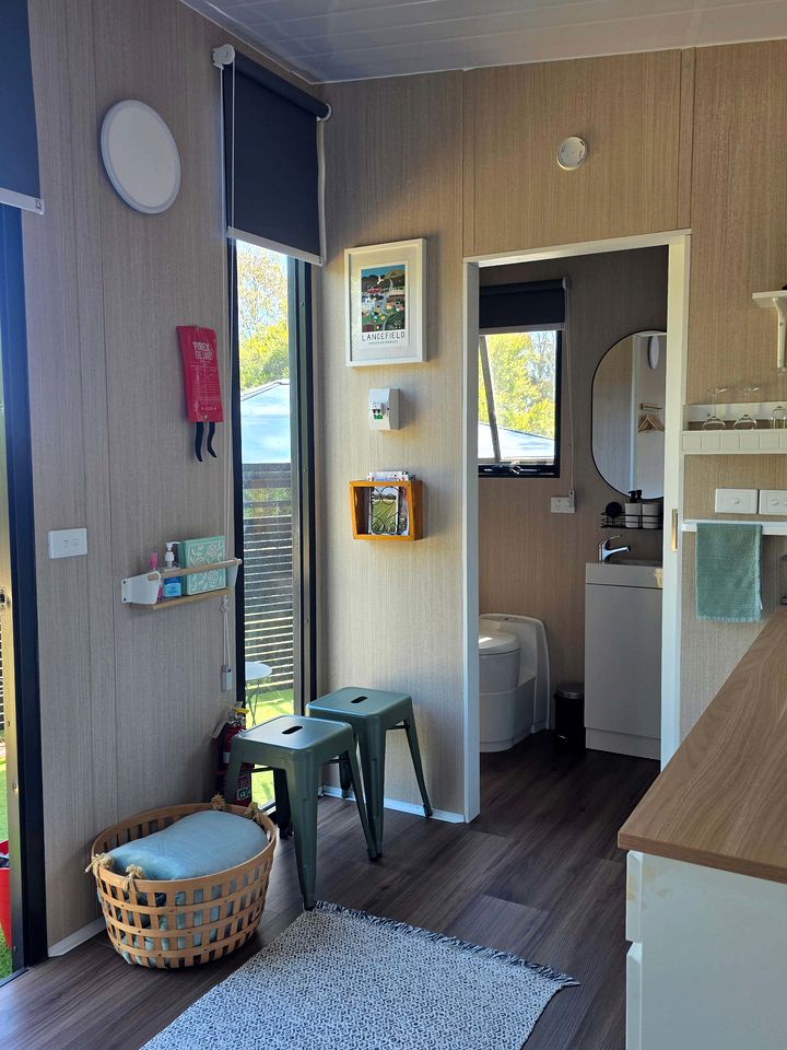 Cozy Relaxing Tiny House Ideal for Couples in Victoria