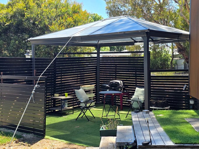 Tiny Houses (Australia, Lancefield, Victoria)
