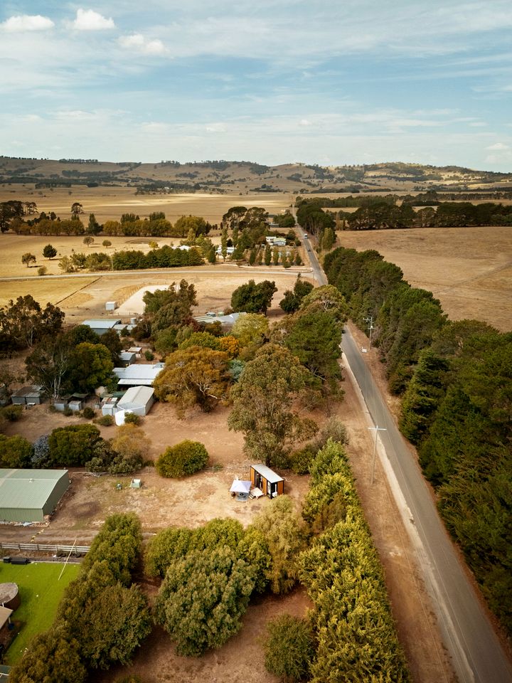 Cozy Relaxing Tiny House Ideal for Couples in Victoria