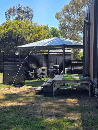 Tiny Houses (Australia, Lancefield, Victoria)