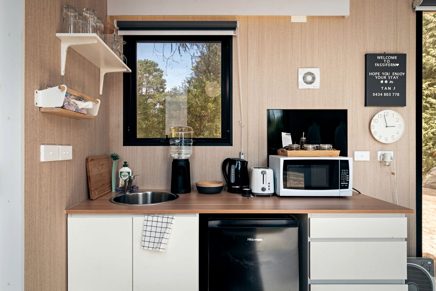 Cozy Relaxing Tiny House Ideal for Couples in Victoria