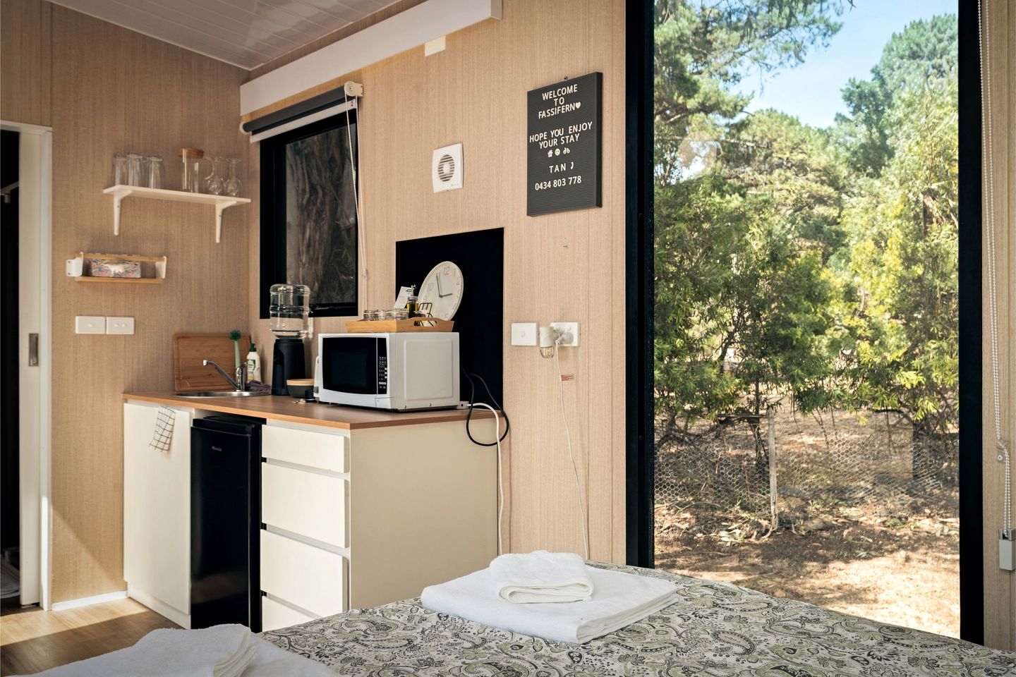 Cozy Relaxing Tiny House Ideal for Couples in Victoria