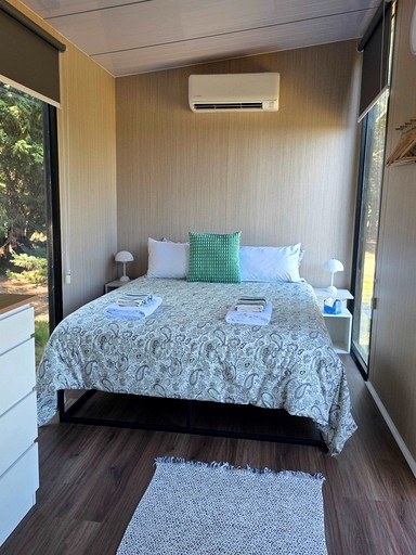 Tiny Houses (Australia, Lancefield, Victoria)