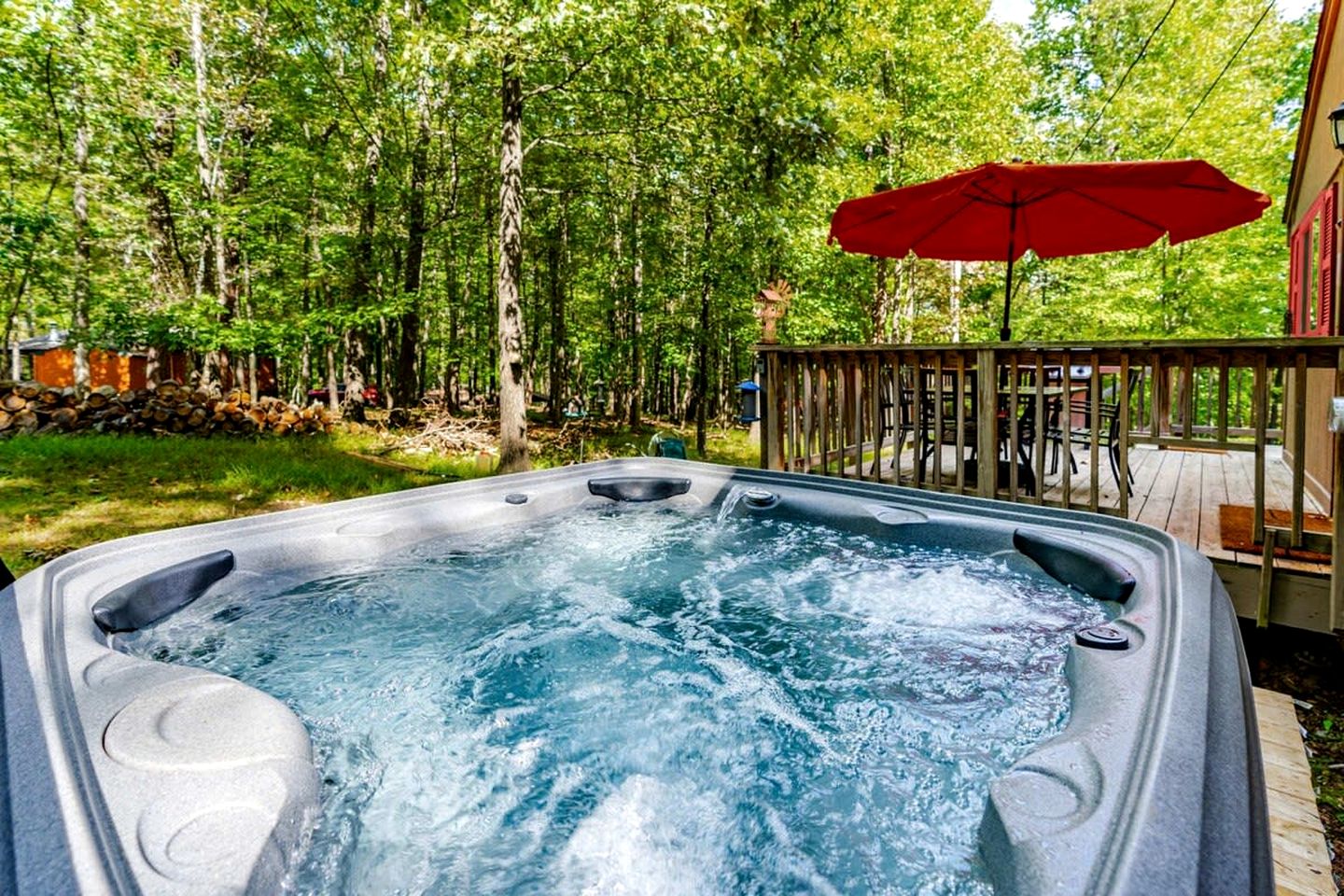 Cozy Rental near Berkeley Springs with Lake Access and Hot Tub