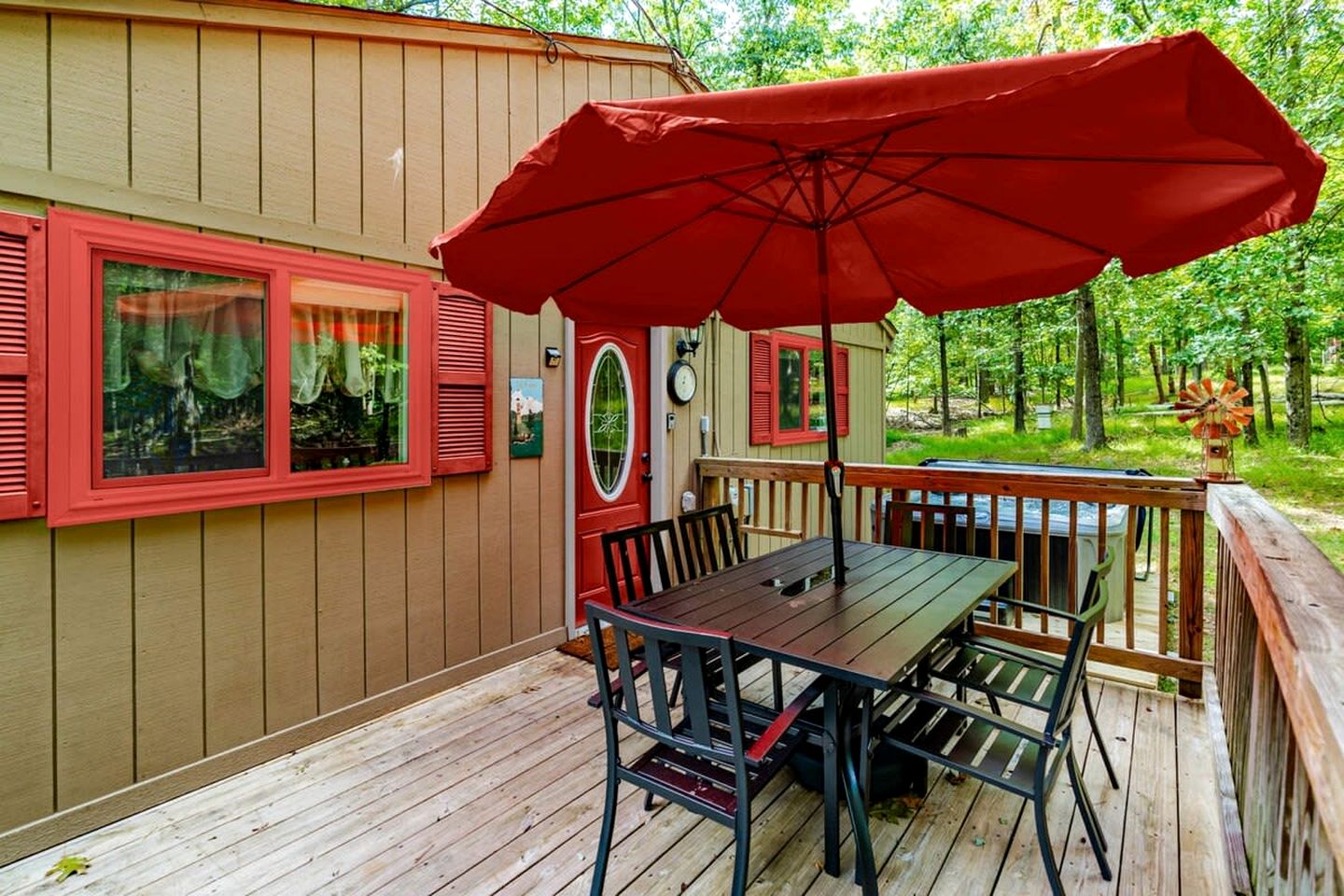 Cozy Rental near Berkeley Springs with Lake Access and Hot Tub