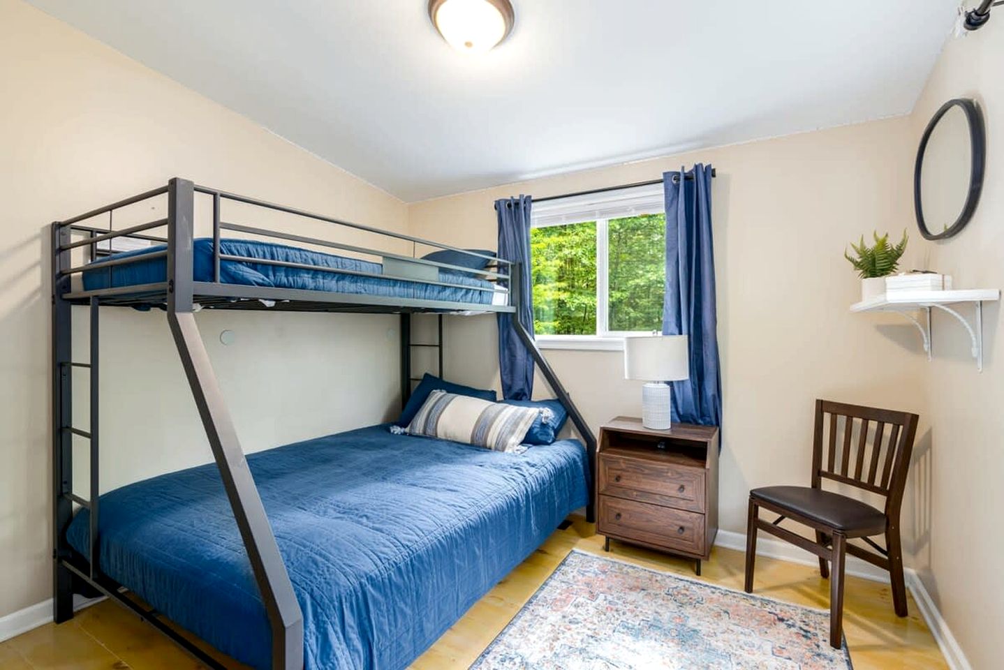 Cozy Rental near Berkeley Springs with Lake Access and Hot Tub