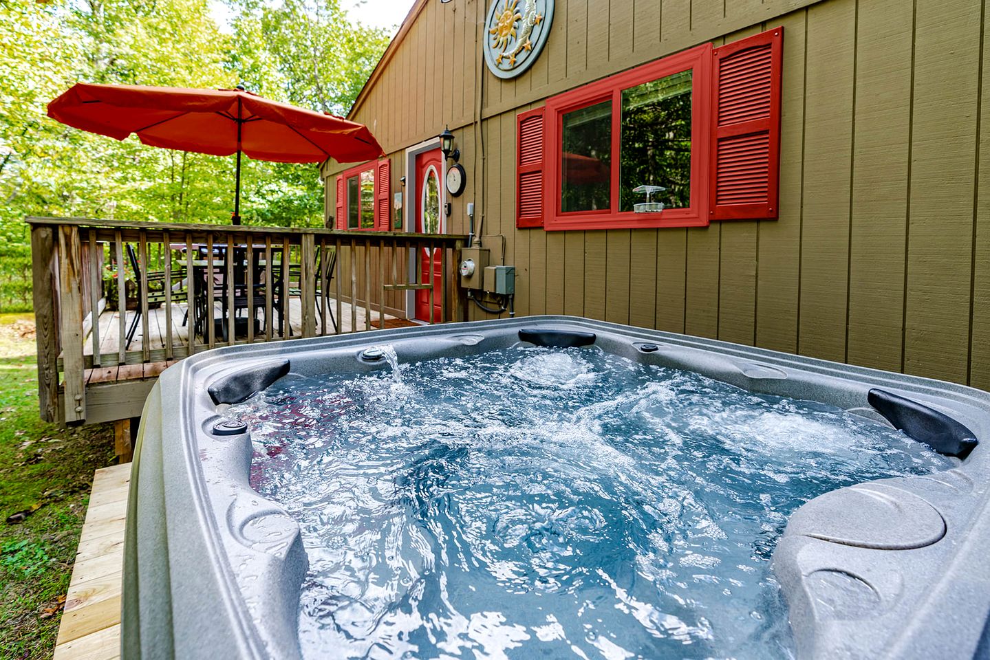 Cozy Rental near Berkeley Springs with Lake Access and Hot Tub