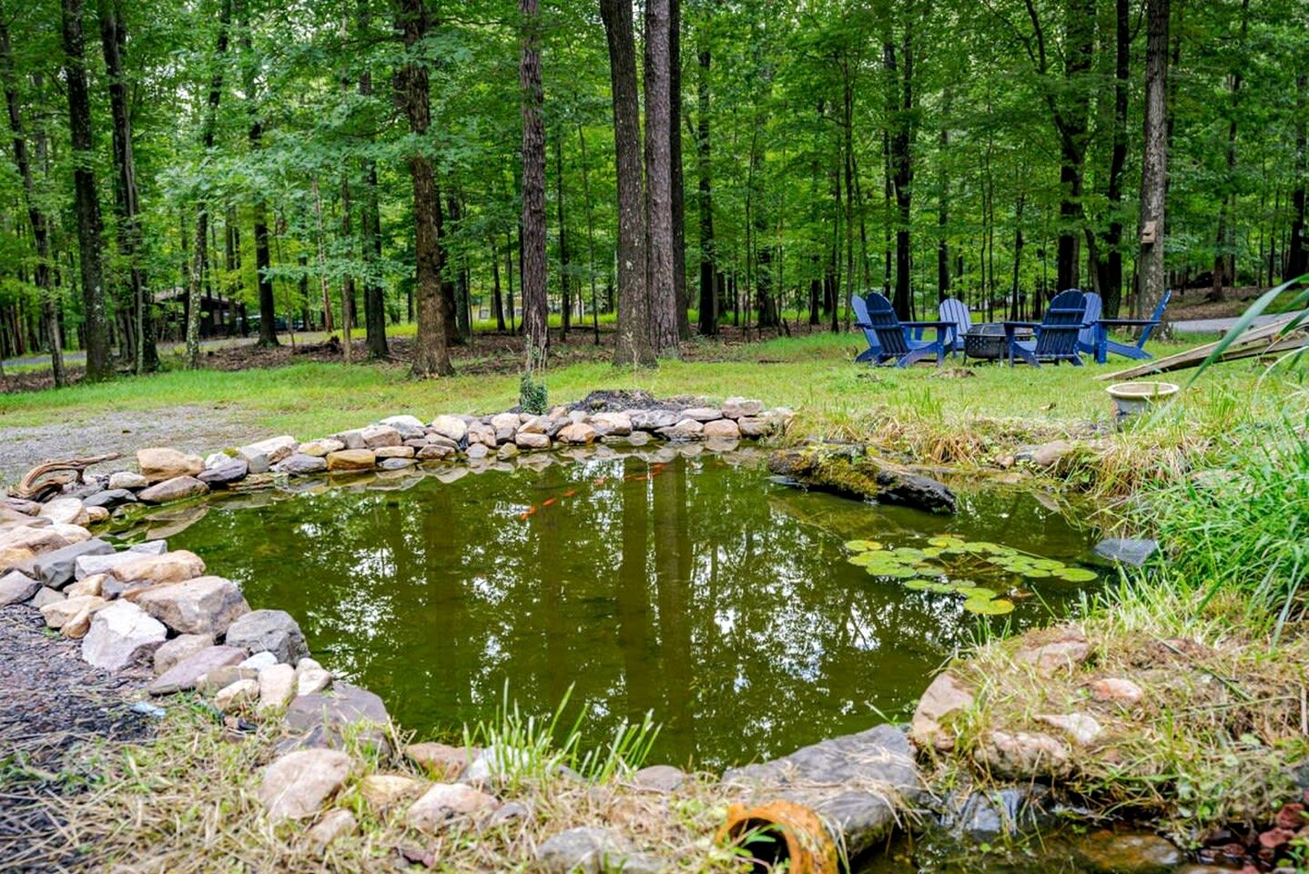 Cozy Rental near Berkeley Springs with Lake Access and Hot Tub