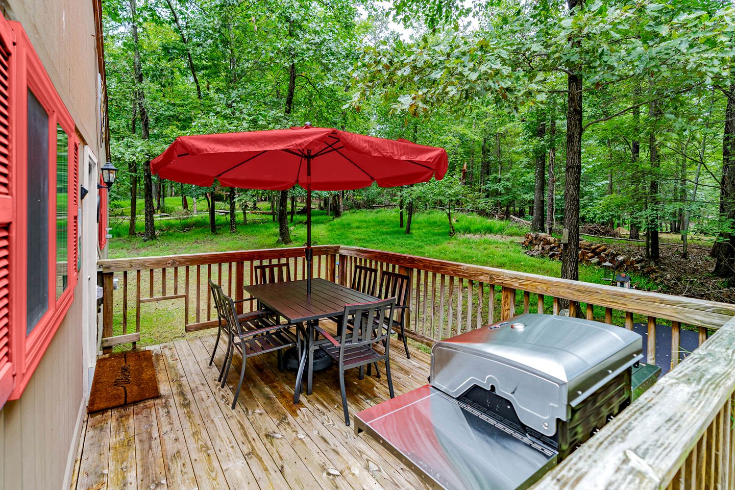 Cozy Rental near Berkeley Springs with Lake Access and Hot Tub