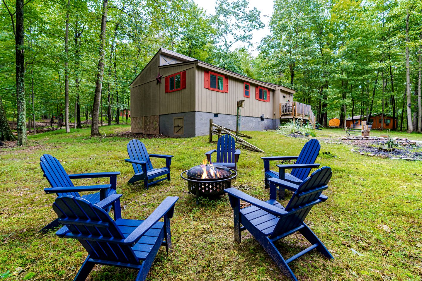 Cozy Rental near Berkeley Springs with Lake Access and Hot Tub