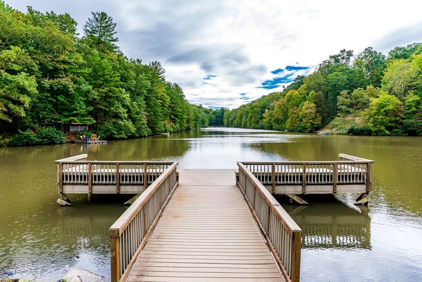 Cozy Rental near Berkeley Springs with Lake Access and Hot Tub