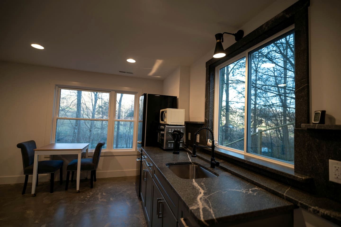 Beautiful Cottage with Fantastic Views and Access to Gorgeous Hiking Trails in Canton, North Carolina