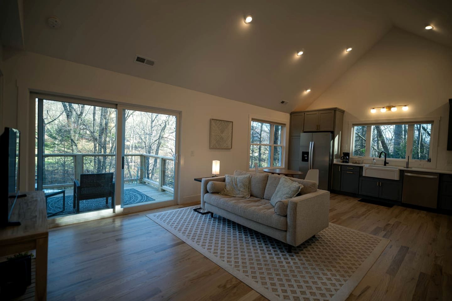 Beautiful Cottage with Fantastic Views and Access to Gorgeous Hiking Trails in Canton, North Carolina