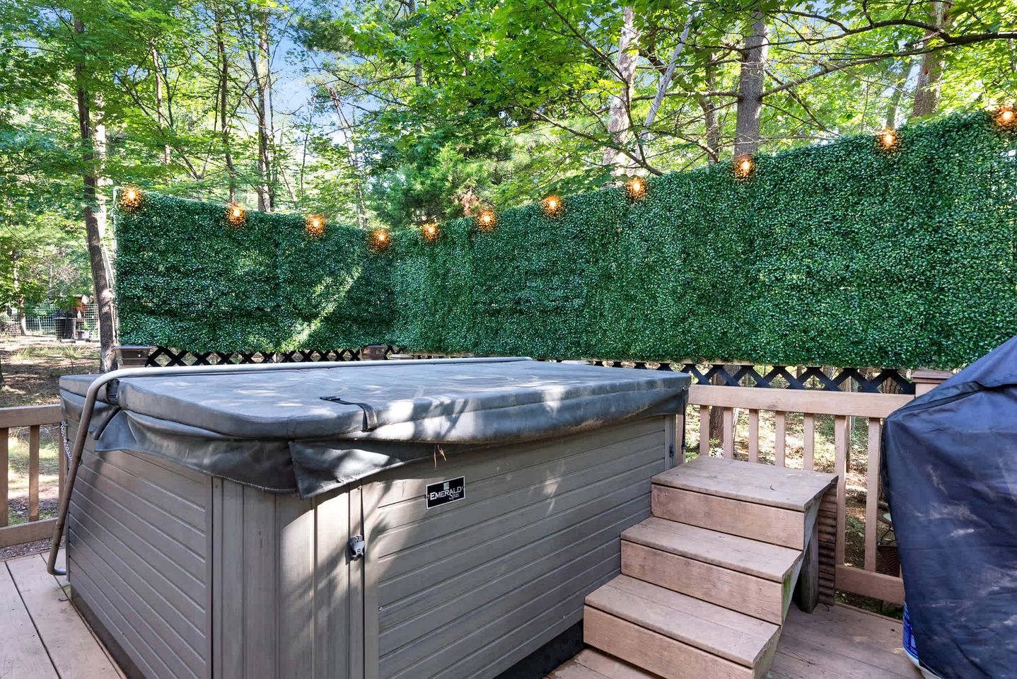 Newly Updated Vacation Home with Hot Tub & Fire Pit Near Bryce Resort, Mount Jackson VA