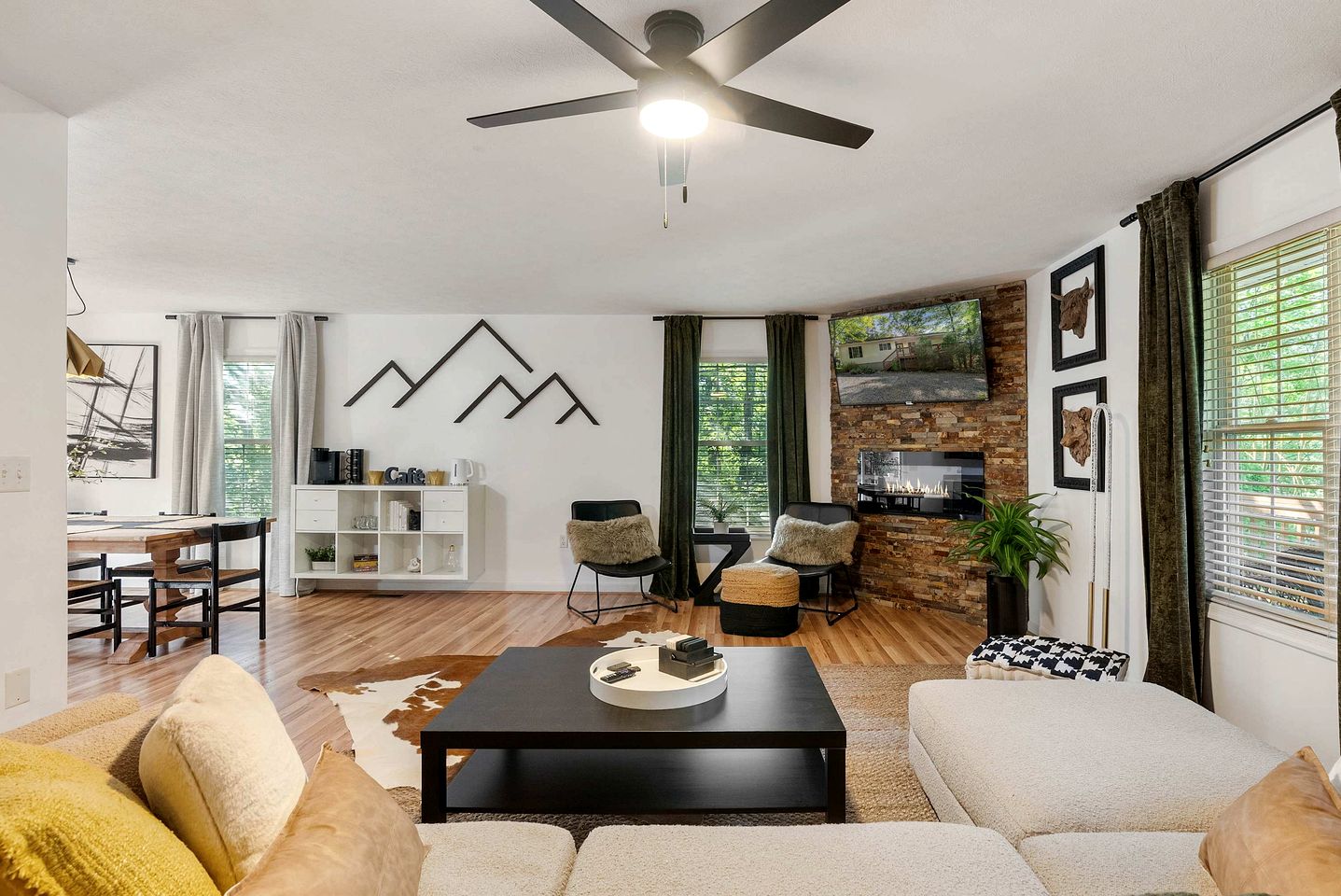 Newly Updated Vacation Home with Hot Tub & Fire Pit Near Bryce Resort, Mount Jackson VA