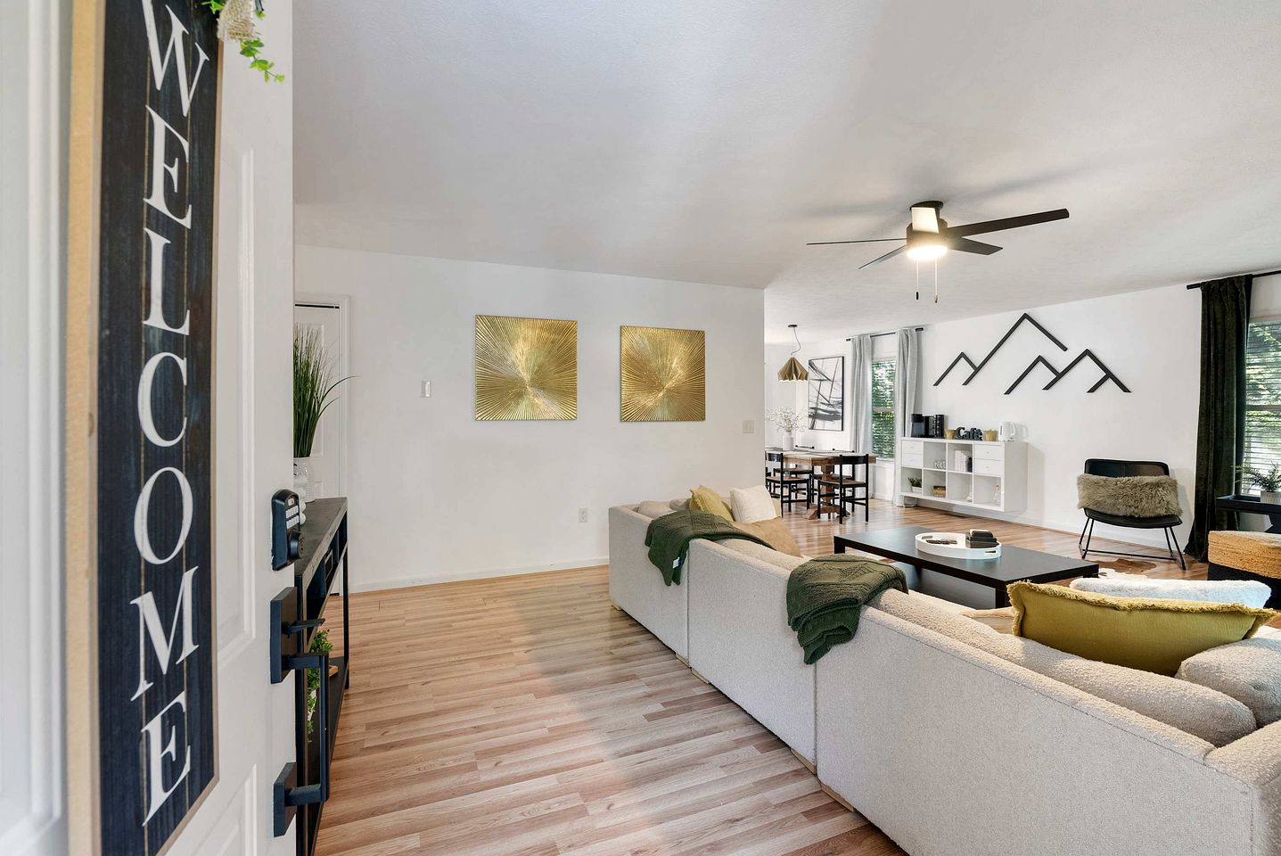 Newly Updated Vacation Home with Hot Tub & Fire Pit Near Bryce Resort, Mount Jackson VA