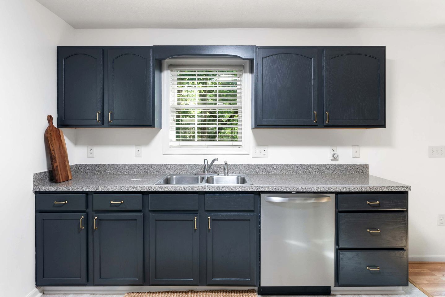 Newly Updated Vacation Home with Hot Tub & Fire Pit Near Bryce Resort, Mount Jackson VA