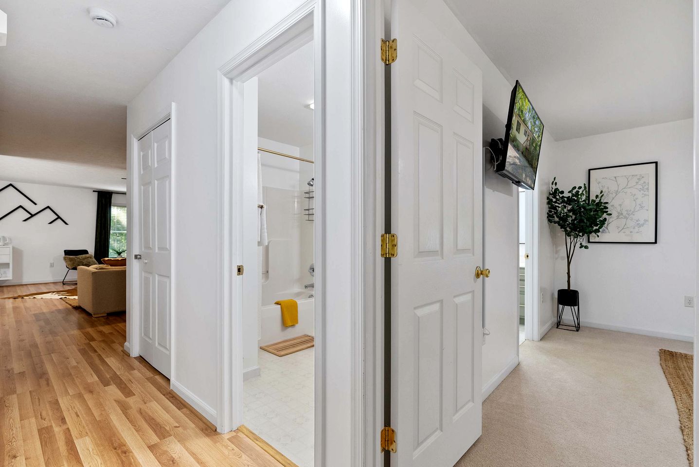 Newly Updated Vacation Home with Hot Tub & Fire Pit Near Bryce Resort, Mount Jackson VA