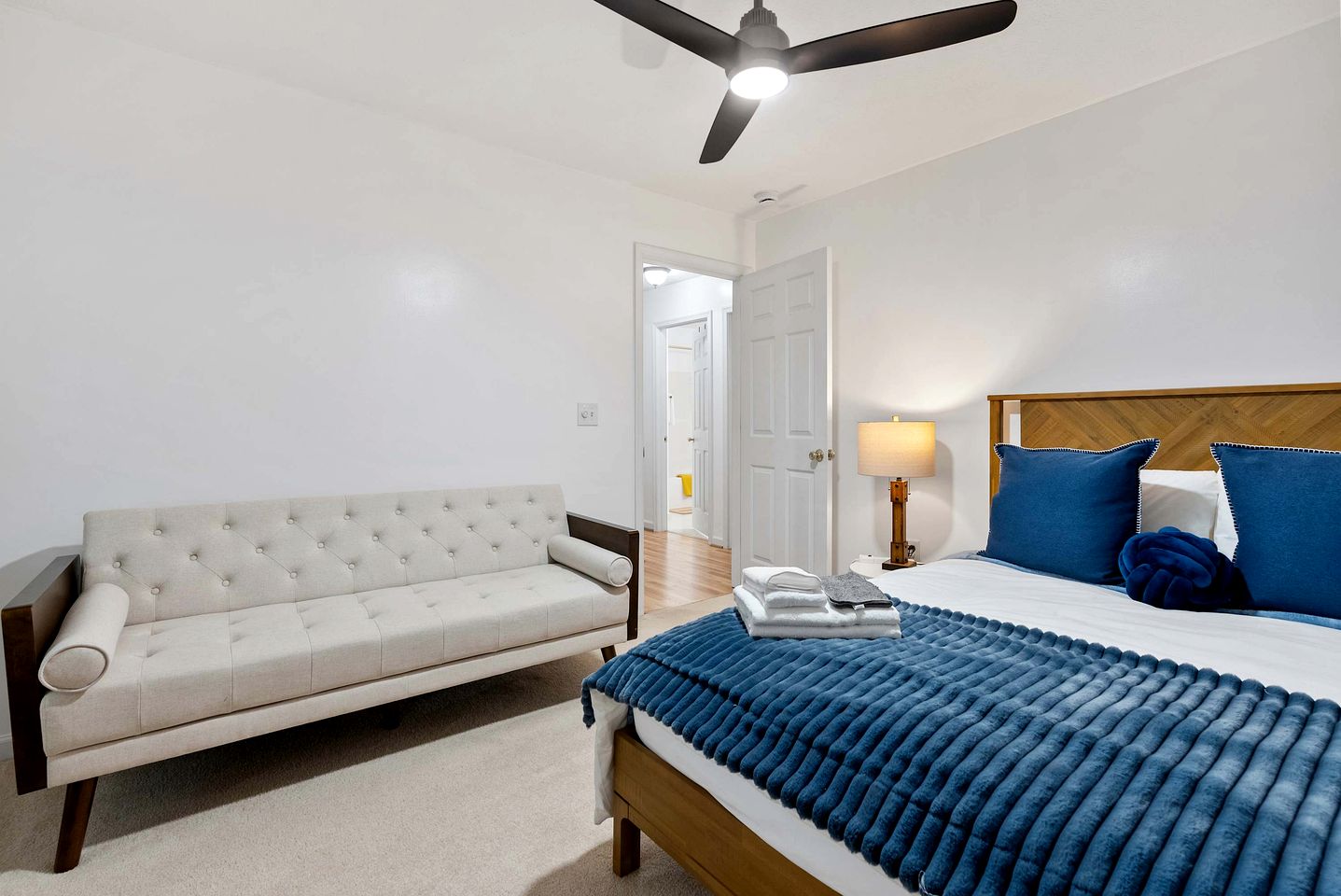 Newly Updated Vacation Home with Hot Tub & Fire Pit Near Bryce Resort, Mount Jackson VA