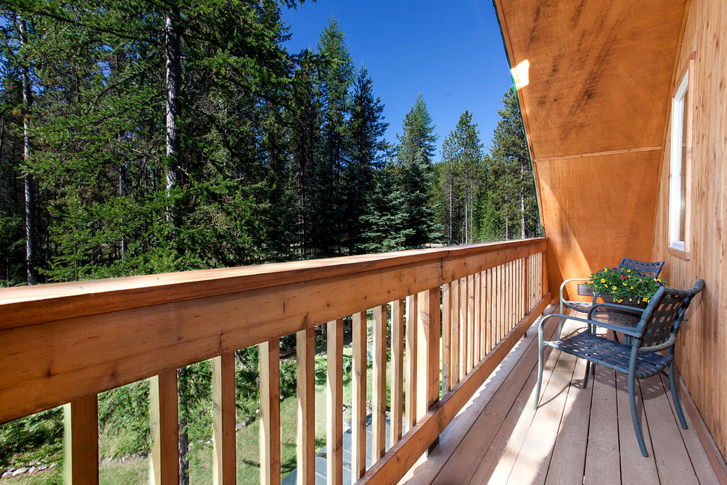 Deluxe Vacation Rental with Private Balcony near Glacier National Park