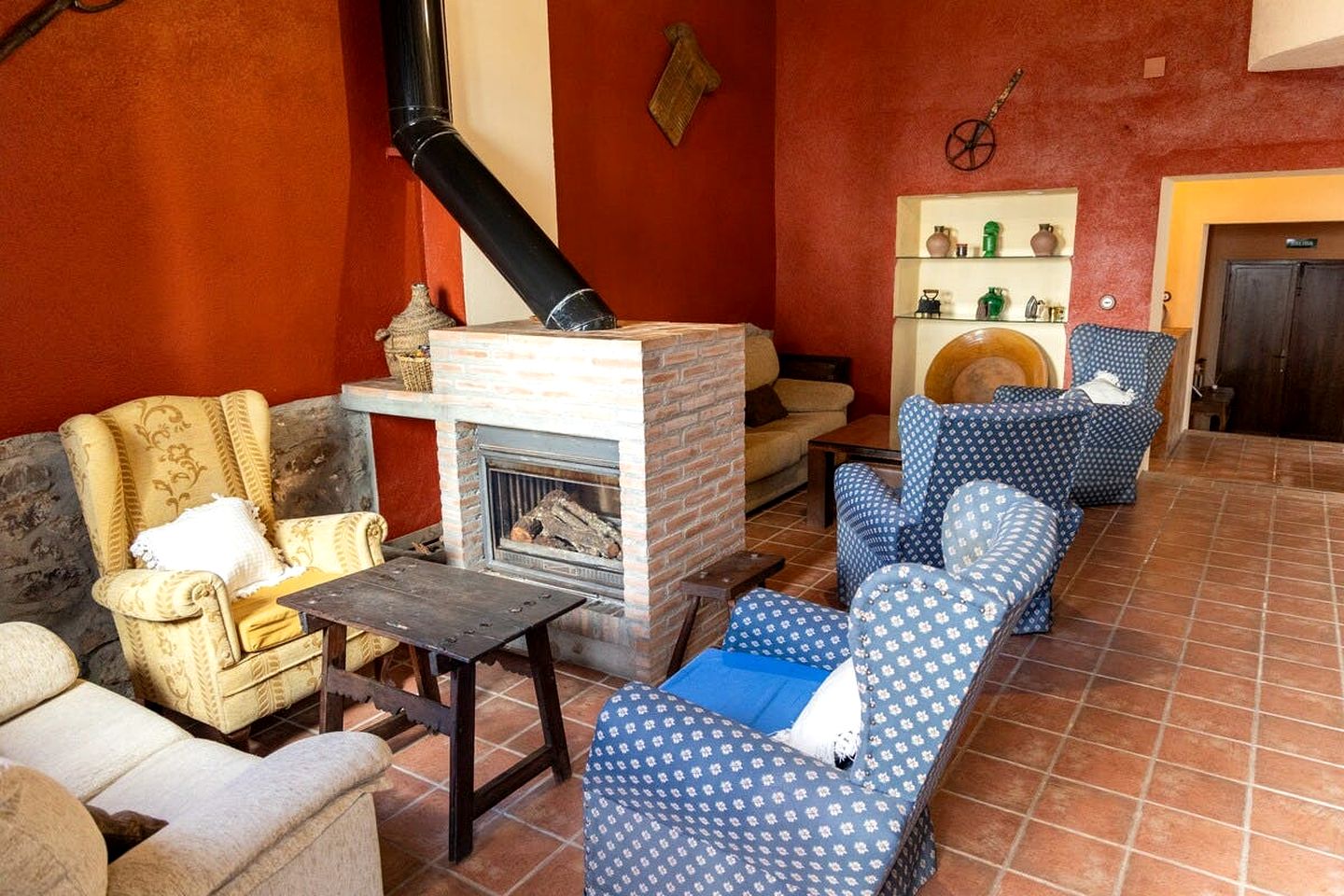 Cozy Rural Retreat with Pool, Interior Patio and Lovely Countryside Views in South Spain