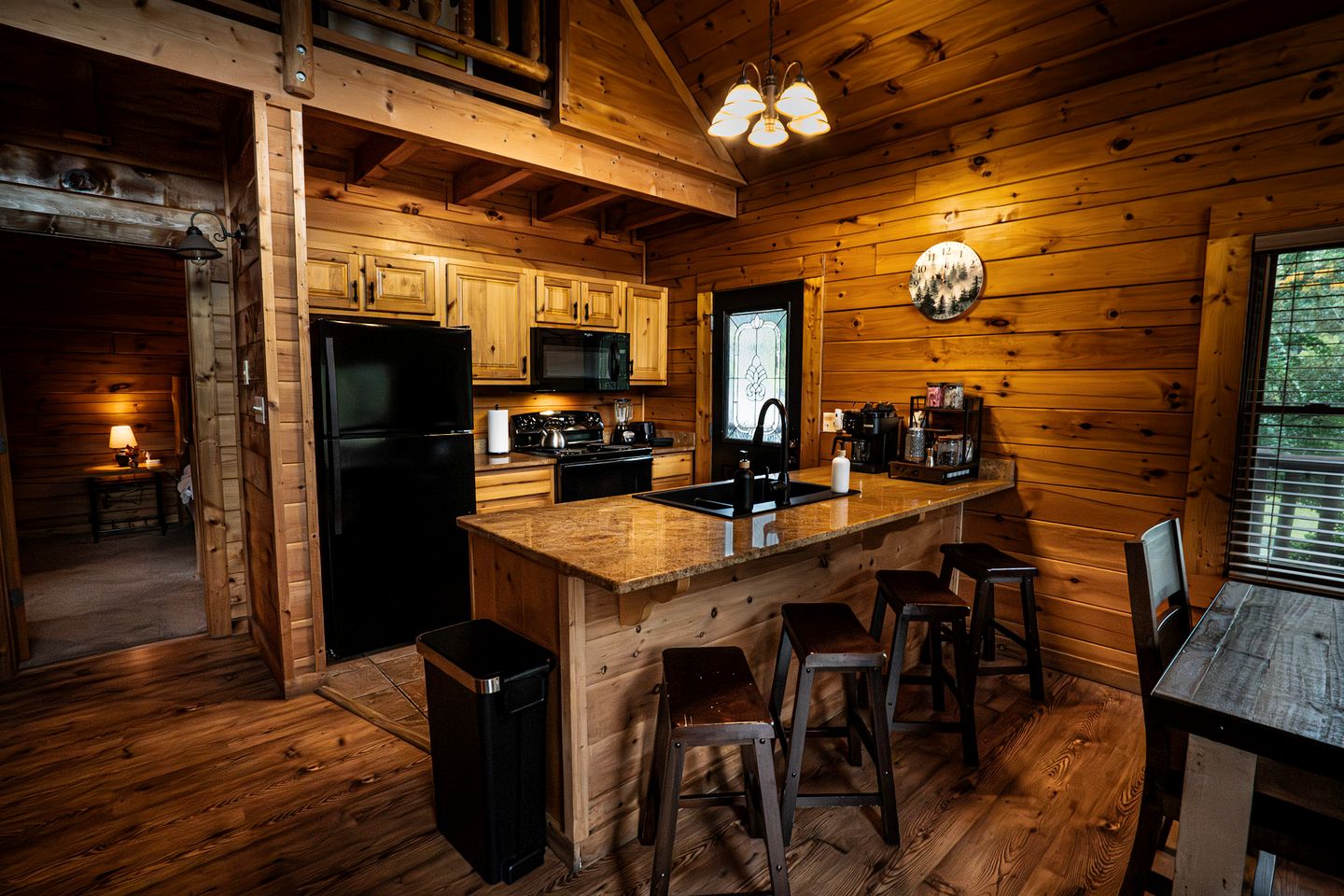 Cozy Rustic Cabin for a Smoky Mountain Getaway in Pigeon Forge, Tennessee