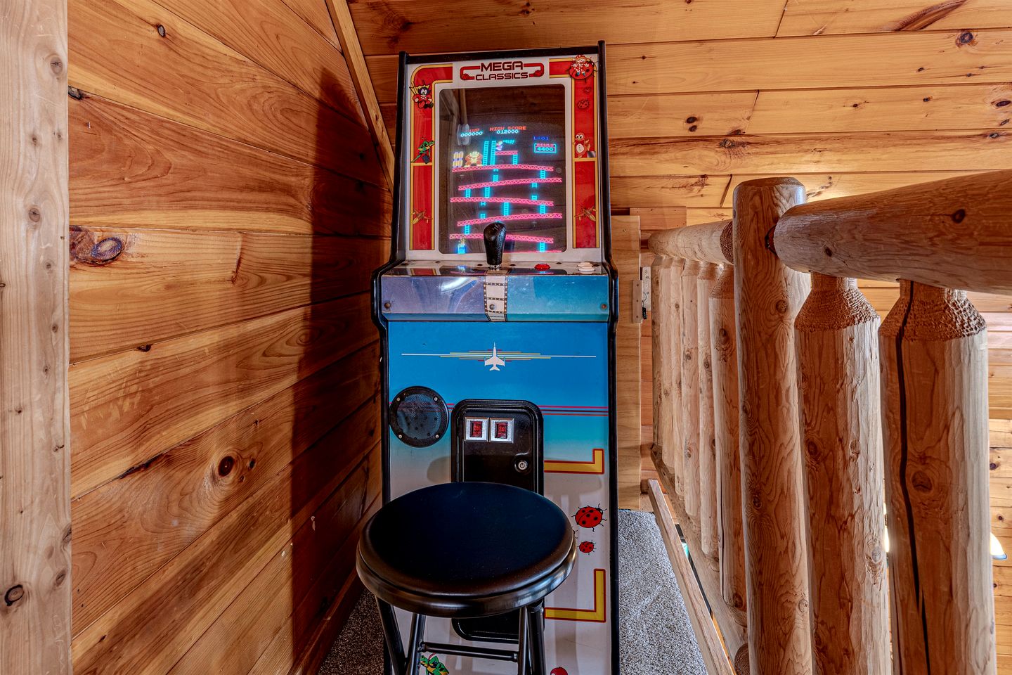 Cozy Rustic Cabin for a Smoky Mountain Getaway in Pigeon Forge, Tennessee