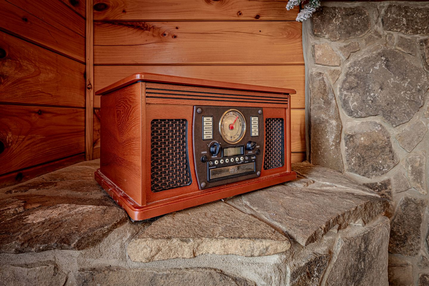 Cozy Rustic Cabin for a Smoky Mountain Getaway in Pigeon Forge, Tennessee