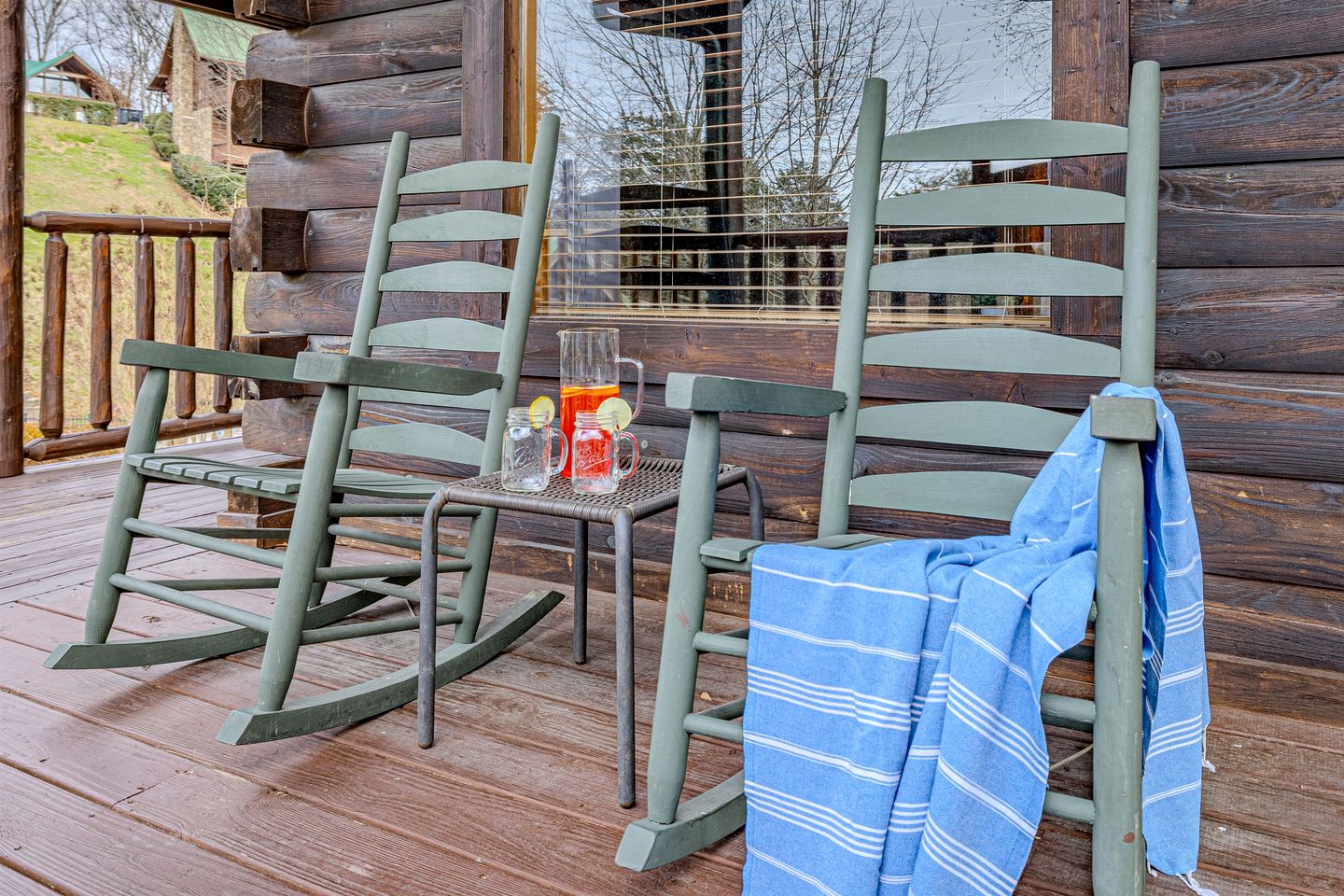 Cozy Rustic Cabin for a Smoky Mountain Getaway in Pigeon Forge, Tennessee