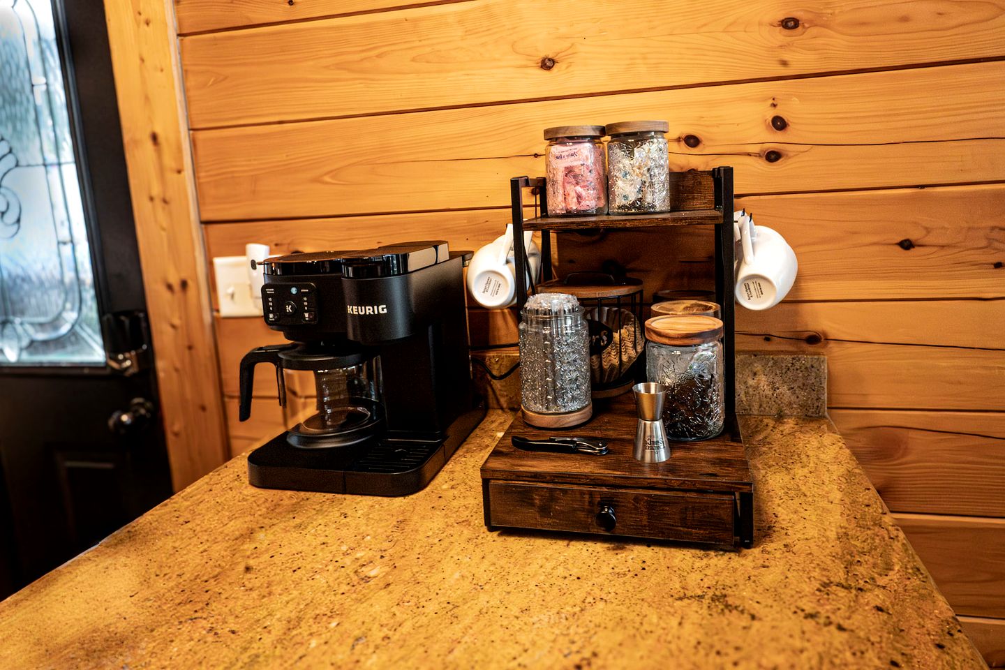 Cozy Rustic Cabin for a Smoky Mountain Getaway in Pigeon Forge, Tennessee