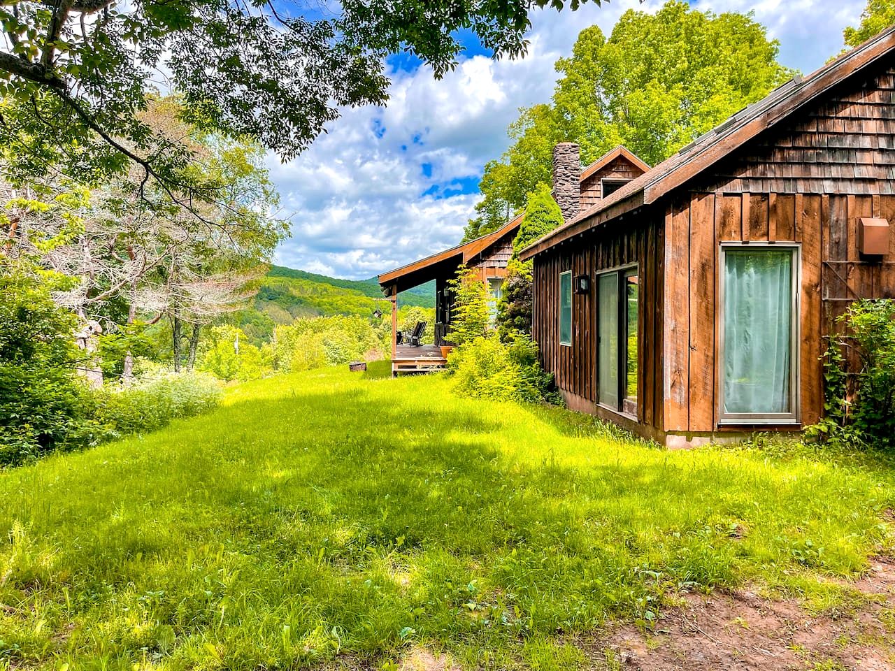 Warm & Inviting Cabin Retreat Perfect for Year-Round Escapes in Denver, New York