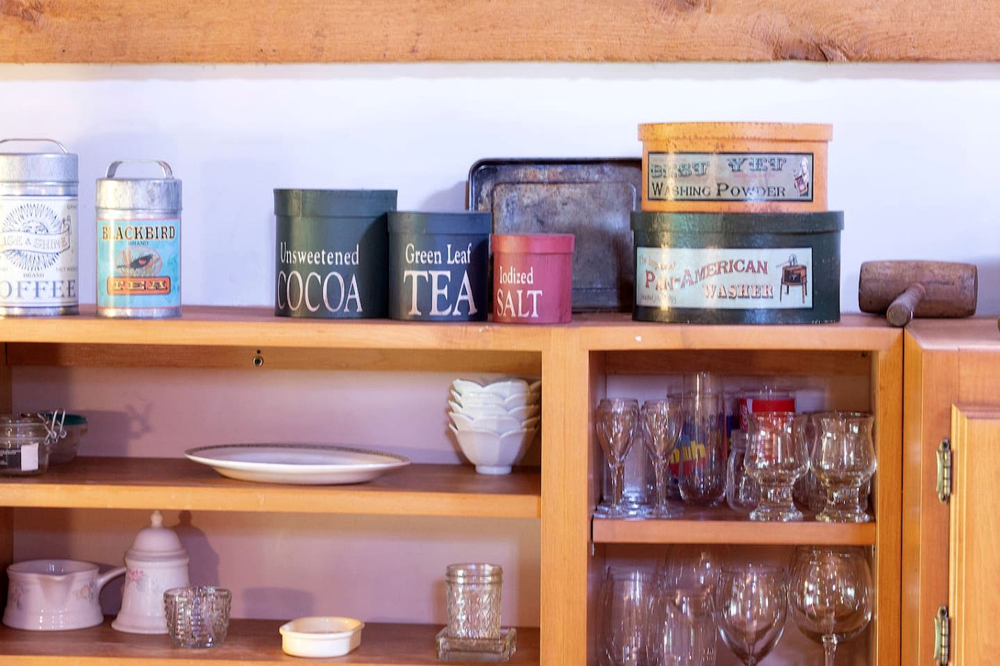 Warm & Inviting Cabin Retreat Perfect for Year-Round Escapes in Denver, New York