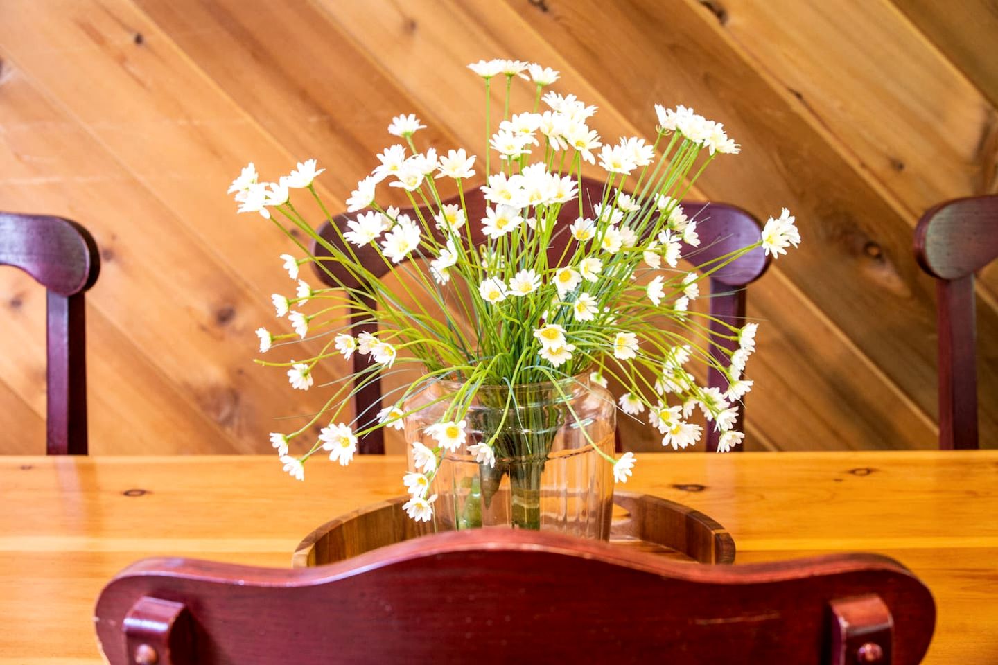 Warm & Inviting Cabin Retreat Perfect for Year-Round Escapes in Denver, New York