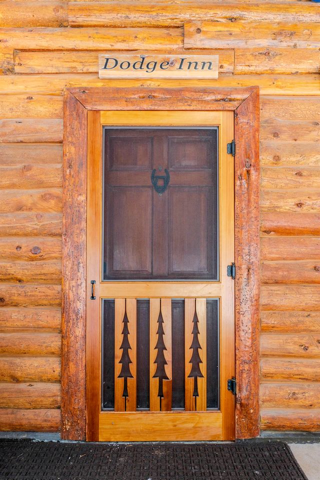 Cozy Rustic Log Cabin with Trails & Wildlife Near Yellowstone, Island Park Idaho