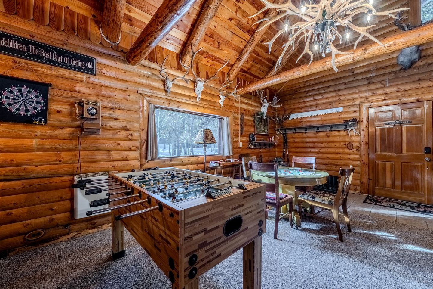 Cozy Rustic Log Cabin with Trails & Wildlife Near Yellowstone, Island Park Idaho