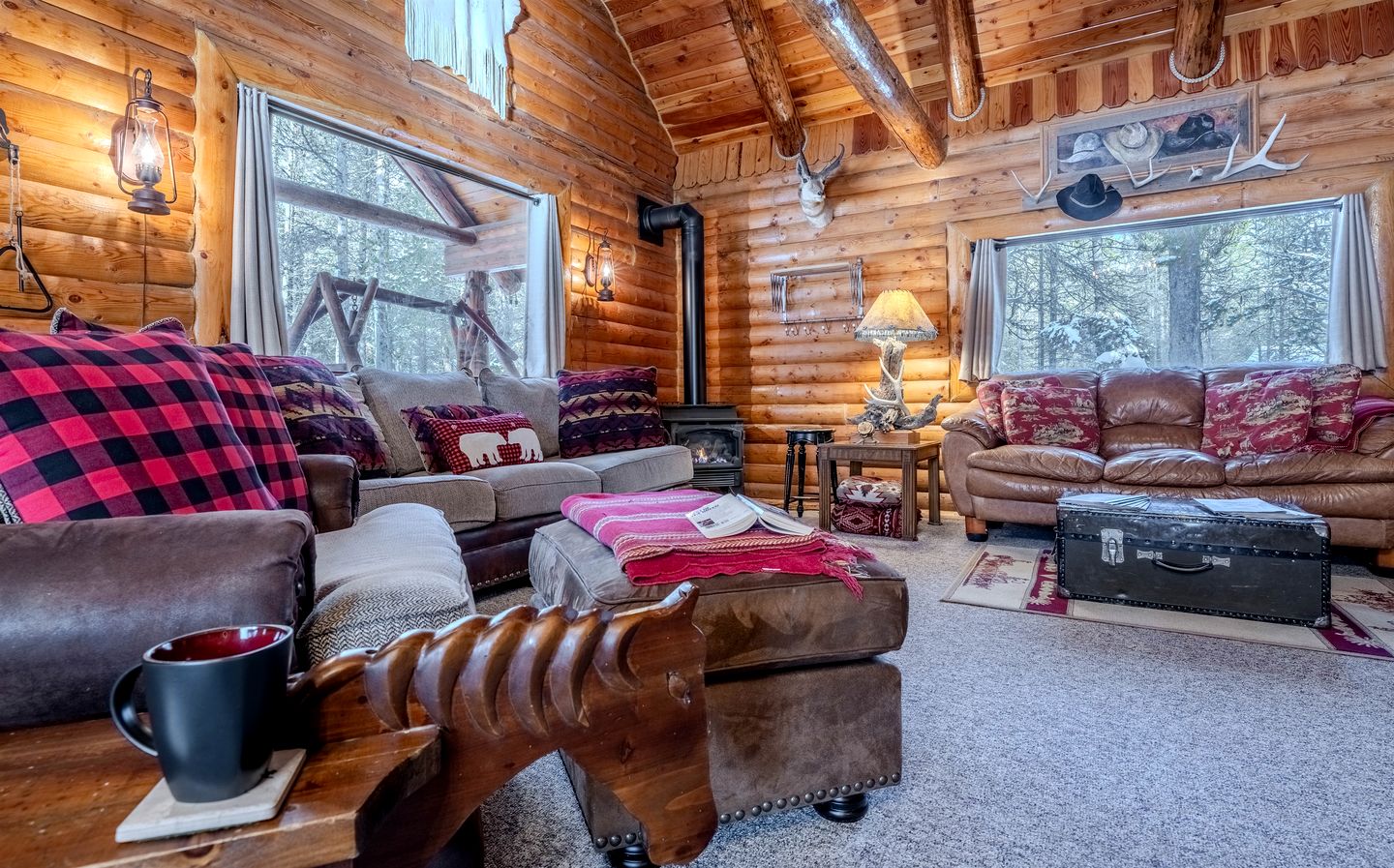 Cozy Rustic Log Cabin with Trails & Wildlife Near Yellowstone, Island Park Idaho